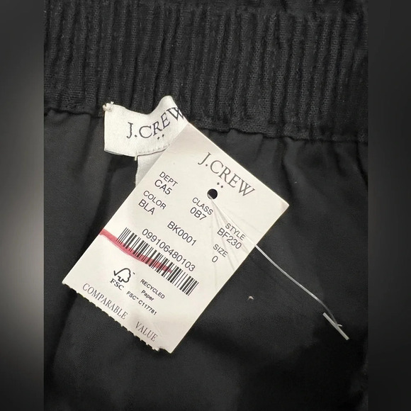 J crew Linen blend City skirt NWT
Size 0
Waist 13”
Length 18” - Picture 7 of 8